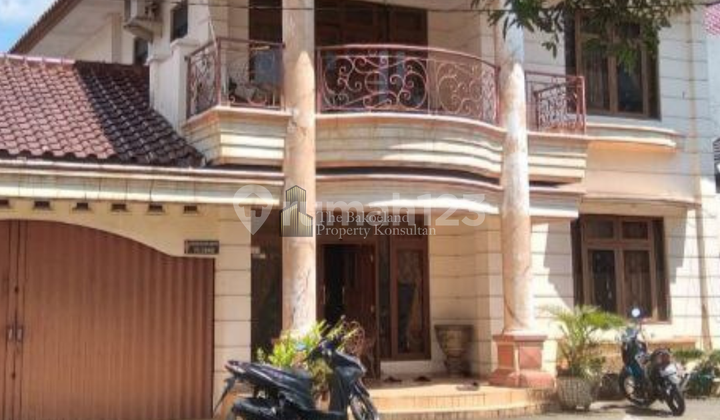 Rumah 2 Lantai di Banyumanik dengan Luas Tanah di Atas 1000 Meter Rumah 2 Lantai di Banyumanik dengan Luas Tanah di Atas 1000 Meter