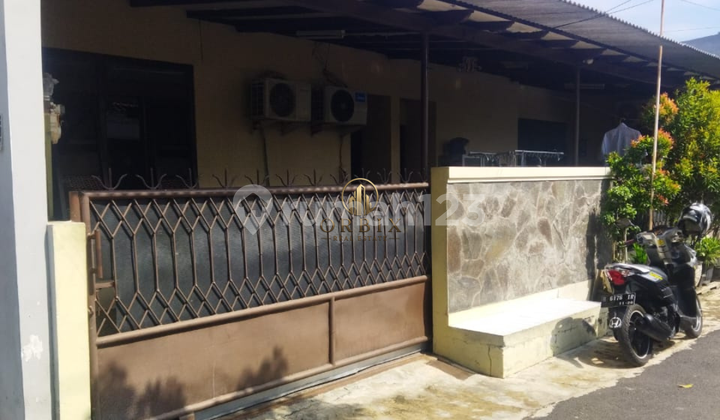 House for Sale in Puri Anjasmoro Area, West Semarang 1