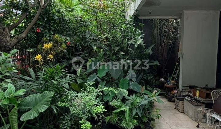 For Sale Strategically Located House in Gandaria, South Jakarta 2