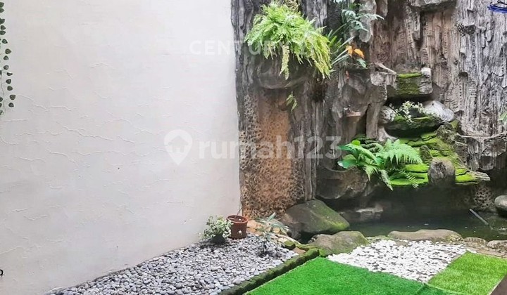 For Sale, Hook House in Bintaro Jaya Sector 3, Strategic Location 2