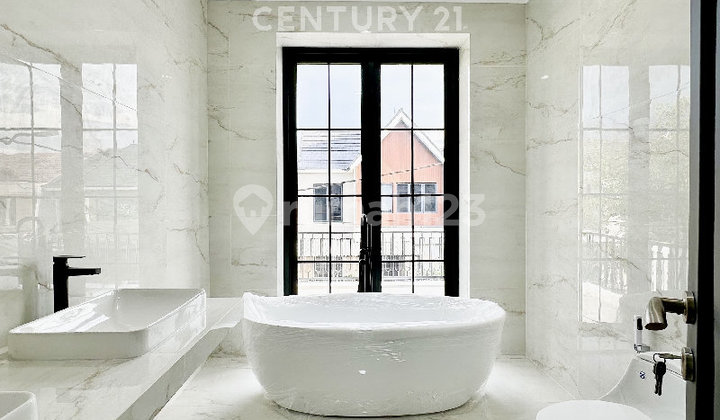 Dijual Rumah Bintaro Jaya Sektor 3 American Classic Ada Swimming Pool #261674 2