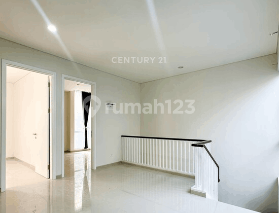 For Rent: Ready-to-Occupy House in Strategic Discovery Aluvia Bintaro Jaya 2