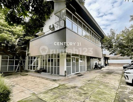 Dijual Rumah Usaha Lokasi Strategis Dharmawangsa Kebayoran Baru #270284