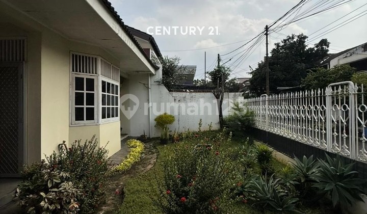 For Sale House on Cendrawasih Street, Bintaro Sector 1, South Jakarta 2
