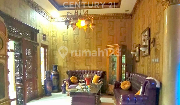 House with Swimming Pool in Pancoran Mas, Depok 2