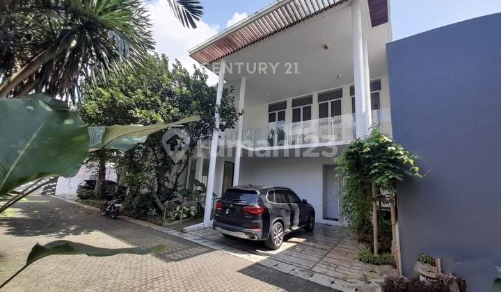 Dijual Rumah Modern Semi Furnish Kolam Renang di Pejaten Jaksel #270422