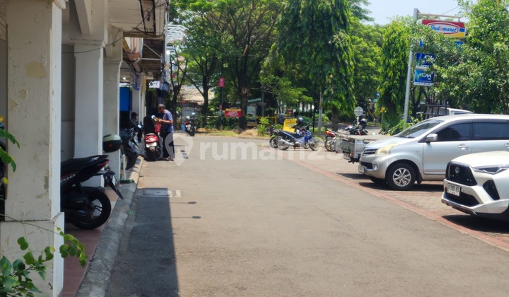 "For Sale 3-Storey Shophouse SHM Strategic Location Pegadungan – Near Airport & Mall" 2