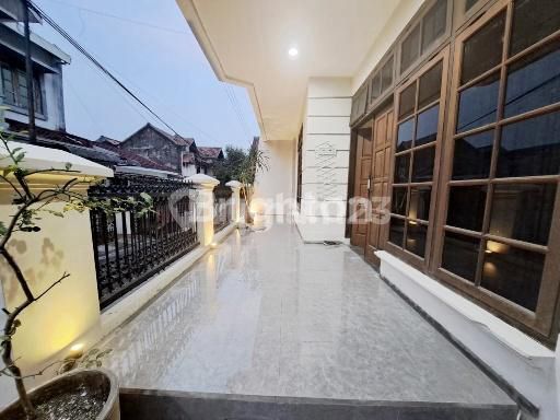 GOMBEL PERMAI RUMAH 2 LANTAI BAGUS SIAP HUNI DEKAT TENGAH KOTA SEMARANG ATAS 1