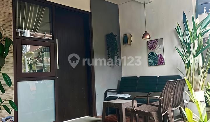 House Near Toll Access and Good KRL Station in Buenos Park Delatinos 2