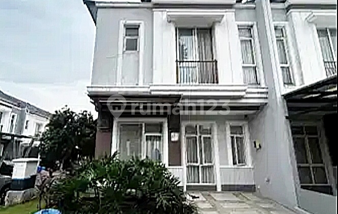 Rumah Hoek Bagus Dengan Halaman Belakang Di Visana The Savia Bsd