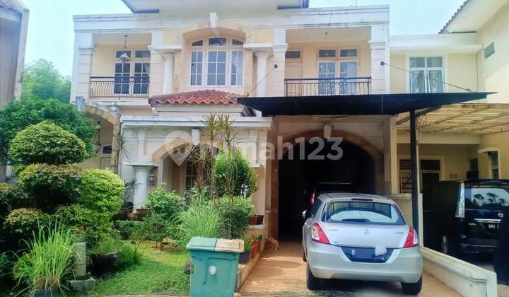 Strategic SHM House in Griya Loka BSD. Close to Toll Access and KRL Station.