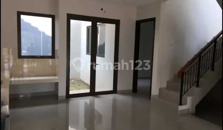 House Near Sports Club In Askara Vanya Park Cluster