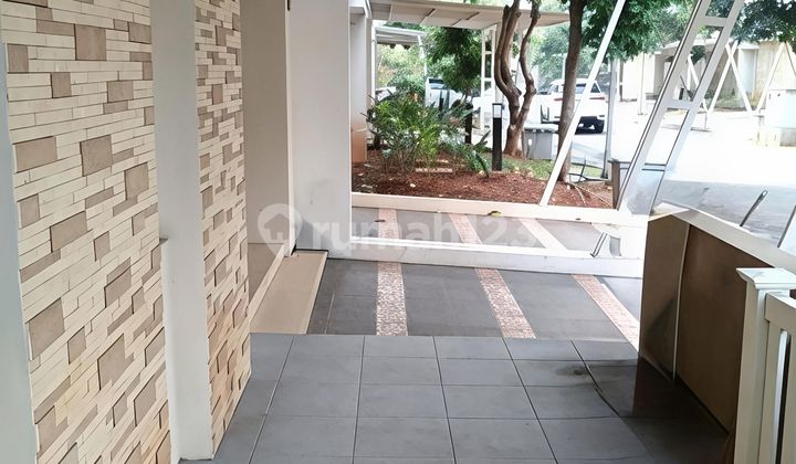 Nice Corner House in Thomson Summarecon Gading Serpong Cluster 2