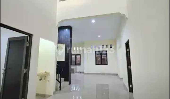 House In Taman Crysant Bsd Good SHM Ready to Occupy. 2