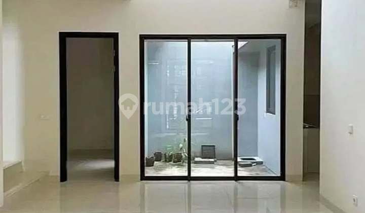 Good Ready-to-Occupy House with SHM in Precia Eminent Cluster, BSD 2