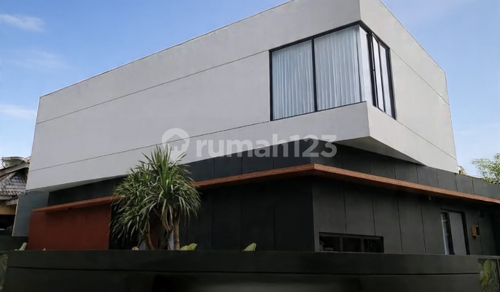 Rumah Hoek Siap Huni Bagus Furnished Shm Di Kencana Loka Bsd