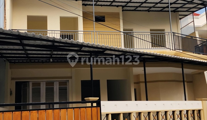 Fully Renovated Good House with SHM in Villa Melati Mas Serpong