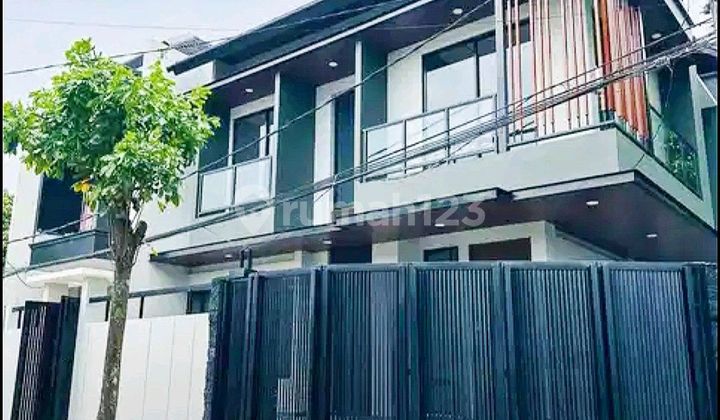 Corner House in Griya Loka BSD. Strategic Location, Good SHM