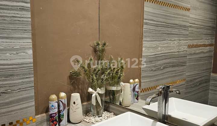 Rumah 3 Lantai Full Furnish The Elysium Tanjung Bunga 