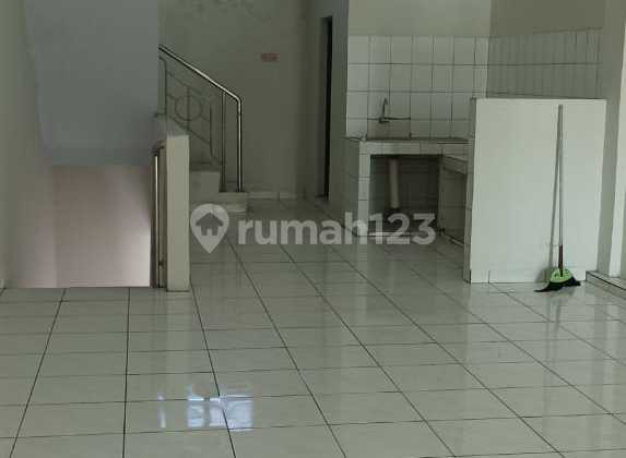 Newly Renovated 3-Story Ruko Near Monginsidi and Veteran 2