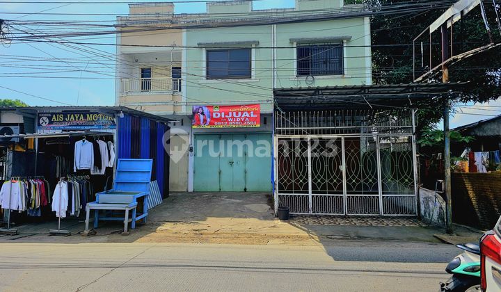 Shop House on Leimena Street Suitable for Business Activities Shop House on Leimena Street Suitable for Business Activities