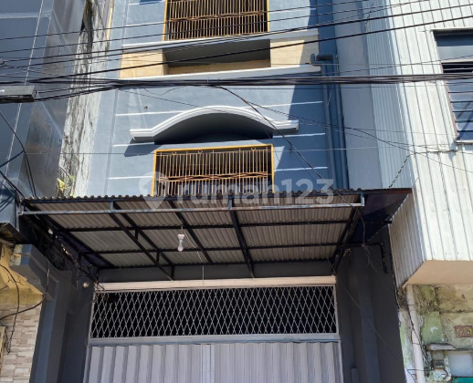 Strategic Shop House on Jln. Nusantara - Makassar Strategic Shop House on Jln. Nusantara - Makassar