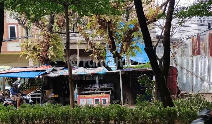 3-Storey Shophouse Still Under Construction in Strategic Location on Hertasning Axis 2