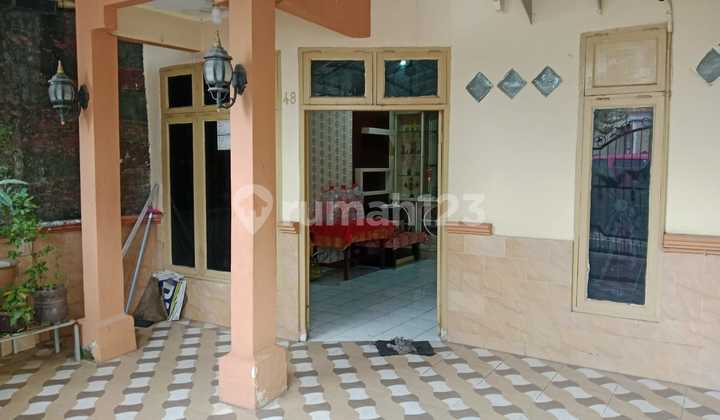 Rumah 2 Lantai Tengah Kota di Tamalate, Makassar 2