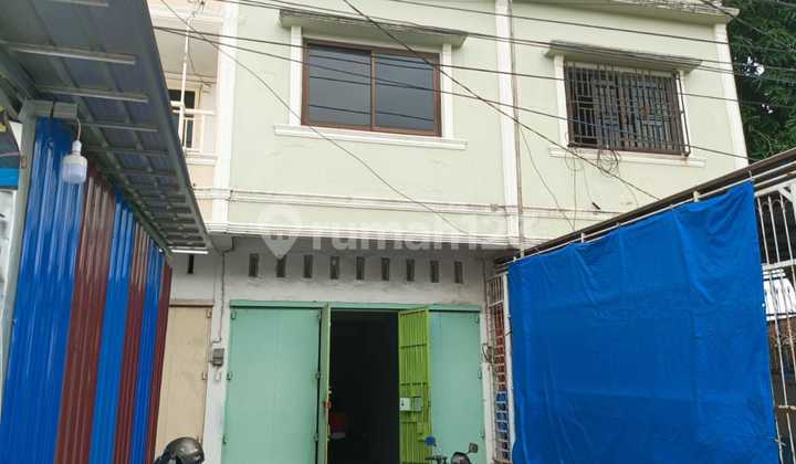 Shop House on Leimena Street Suitable for Business Activities Shop House on Leimena Street Suitable for Business Activities