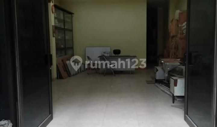 Rumah Tinggal Tengah Kota Yang Juga Cocok Sebagai Tempat Usaha 2