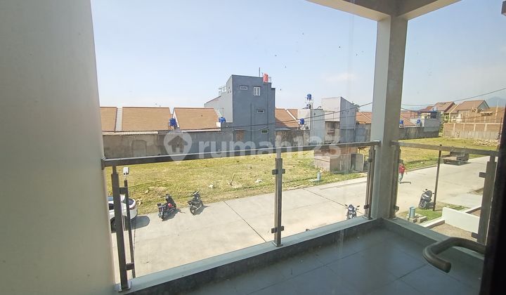 Rumah 2 Lantai Minimalis Dekat Tol Buah Batu Bandung 2