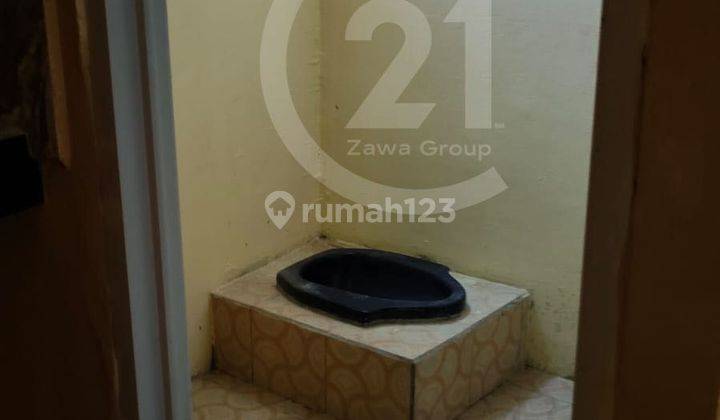 Sewa Rumah 2 Lantai di Kemanggisan 6