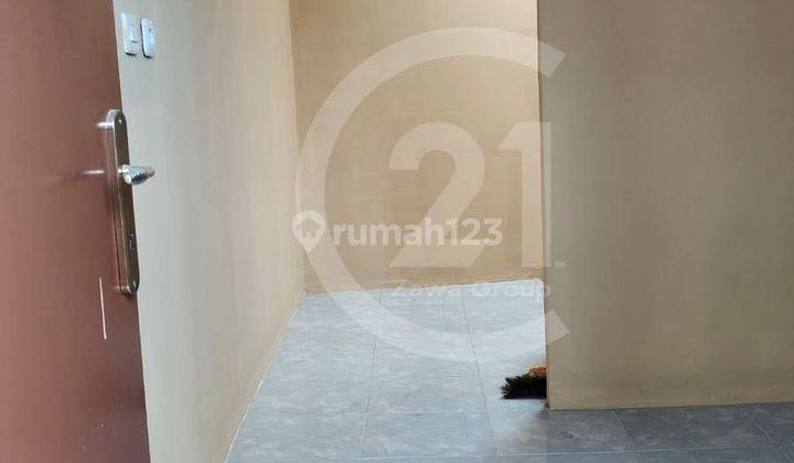 Sewa Rumah 2 Lantai di Kemanggisan 8