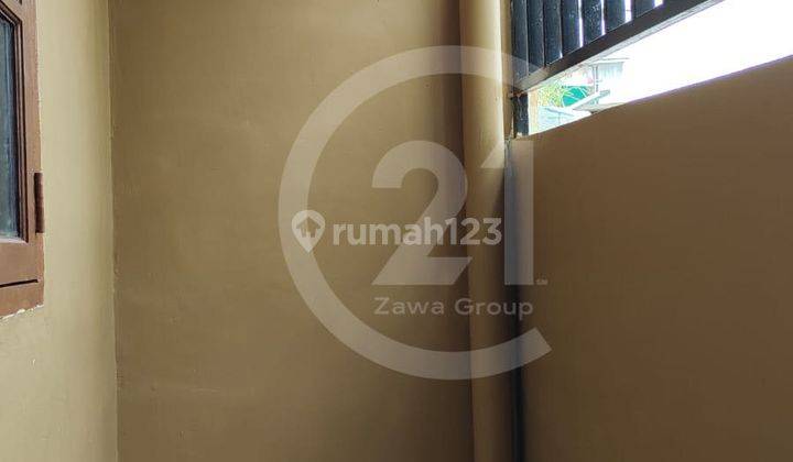 Sewa Rumah 2 Lantai di Kemanggisan 11