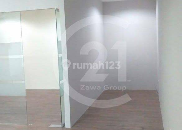 Di Sewa Office Apl Tower Lantai Sedang Ufurnished 2