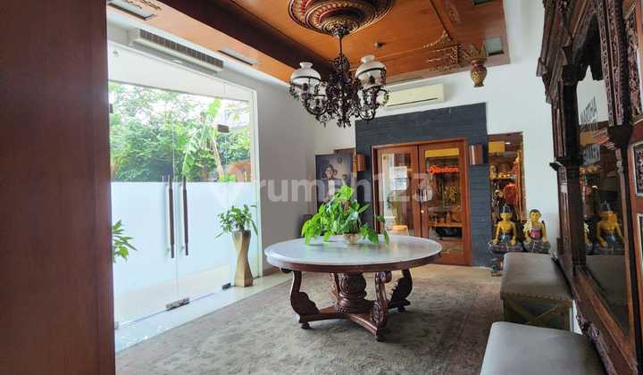 Dijual gedung di Wahid Hasyim Menteng Kebon Sirih Jakarta Pusat