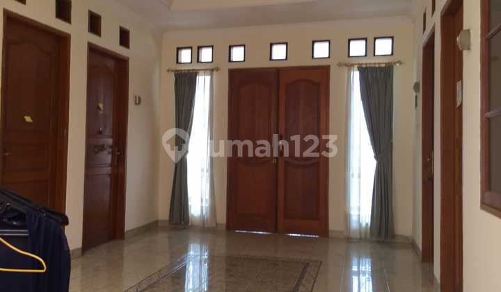 Rumah kost Tanjung Duren 4 Lantai Near CP TA CL Jakarta Barat 2