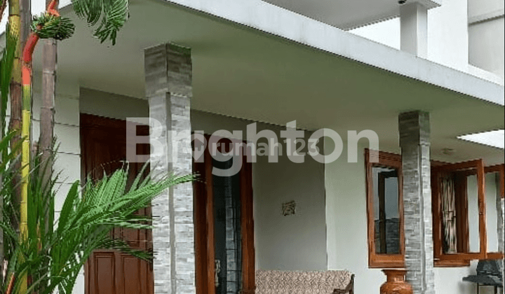 RUMAH 2 LANTAI GRAHA FAMILI SURABAYA 2