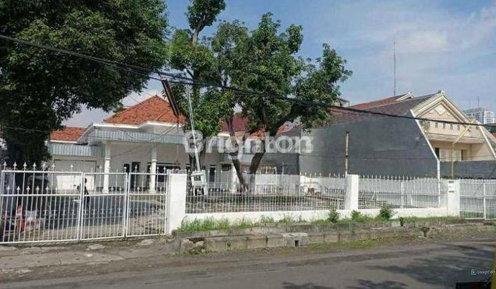 RUMAH TENGAH KOTA JL NIAS BANGUNAN BELANDA NUANSANA KUNO 1