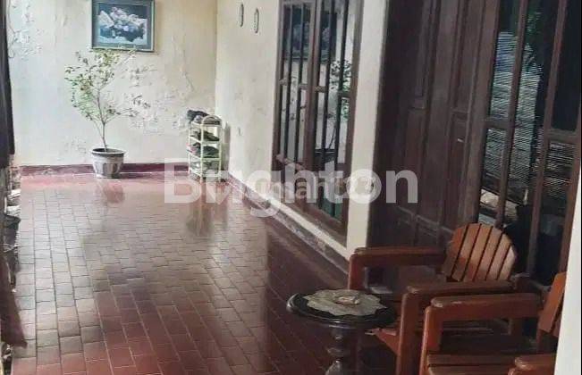 RUMAH RAYA SIMPANG DARMO PERMAI SELATAN LOKASI STRATEGIS  2