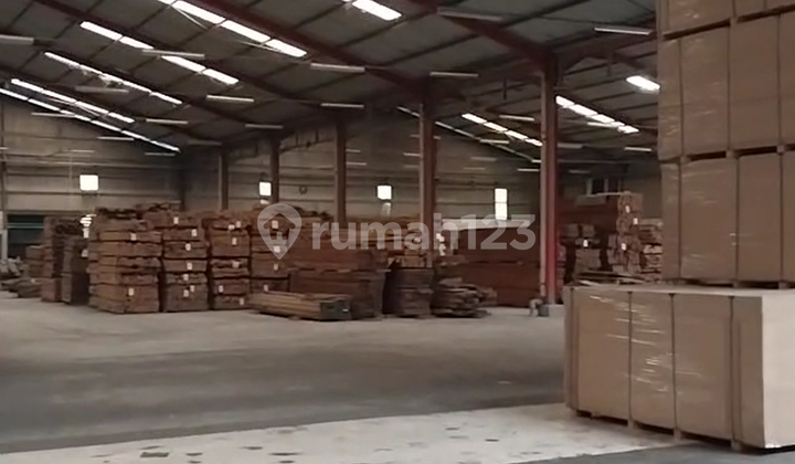 Ready-to-use warehouse on Jalan Negara Cikande