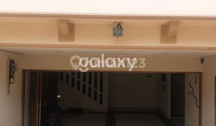 Rumah Siap Huni 2 Lantai di Puri Indah Jakarta