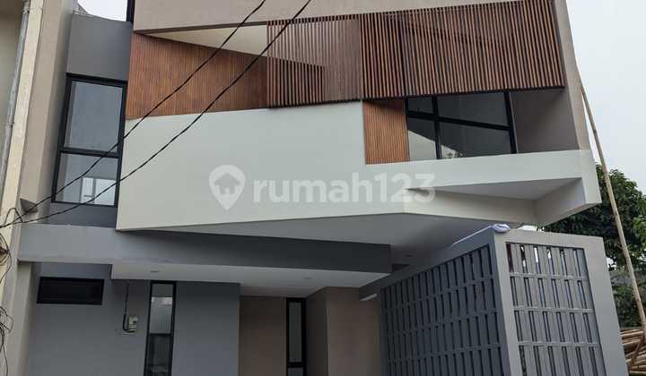 Rumah Baru Mewah di Dalam Cluster di Bintaro Sektor 9 