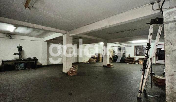 Shop House on Pramuka Street, Mantraman, East Jakarta 2