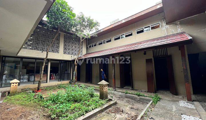 Ruang Usaha Surya Sumantri Strategis 2