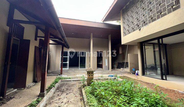 Ruang Usaha Surya Sumantri Strategis 3