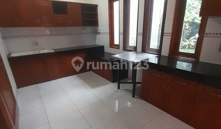 Jual Rumah Setrasirna Terawat Full Furnish 2