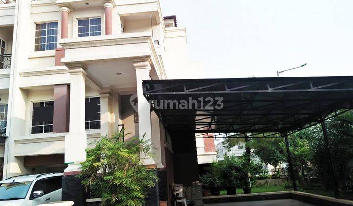 Dijual Cepat Rumah Posisi Hook di Cluster Gading Grande, Kelapa Gading 2