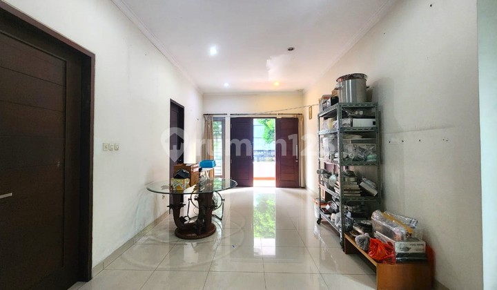 For Quick Sale: House in Penjernihan, Bendungan Hilir, Central Jakarta. Suitable for Residence, Boarding House, or Office. 2