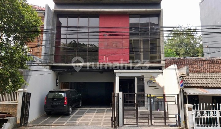 For Sale 4-Story Shop House Unfurnished Freehold Title in Bendung Hilir, Jakarta